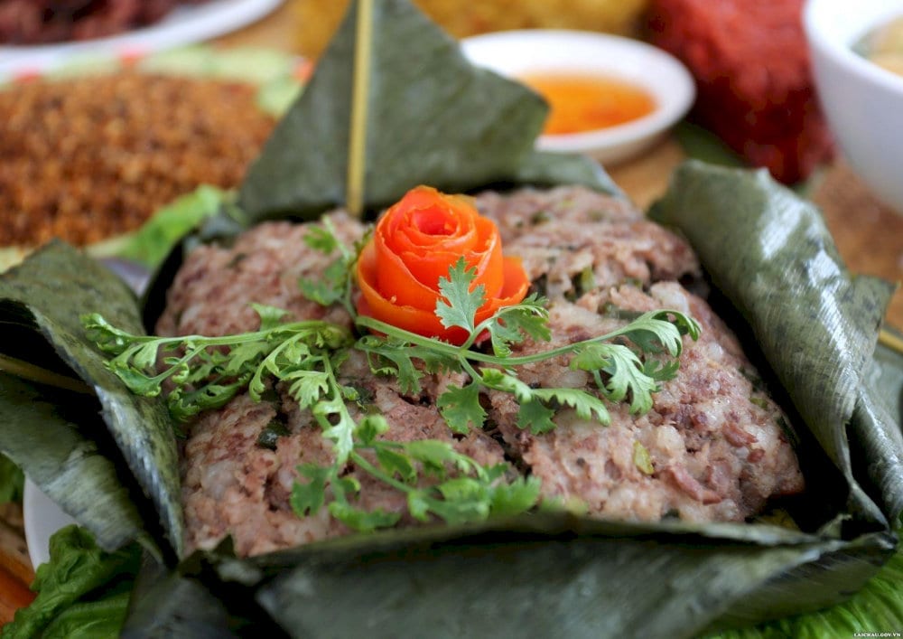 Thịt băm gói lá nướng
